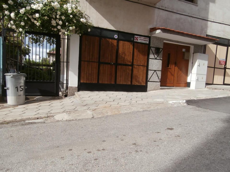 Property building, Facade/entrance, Spring, Day, Inner courtyard view, Internal: Not applicable to any particular room