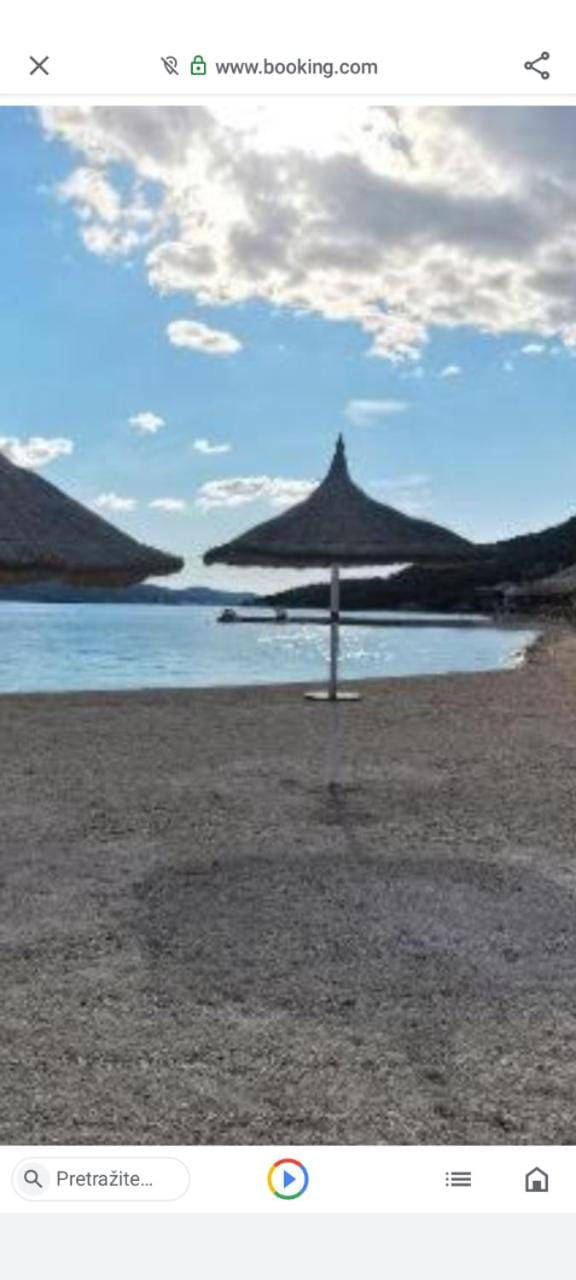 Beachfront Pinky-Superior2 heated pools and 2 jacuzzi just 25 m from see Bed and Breakfast in Šibenik-Knin County, Croatia