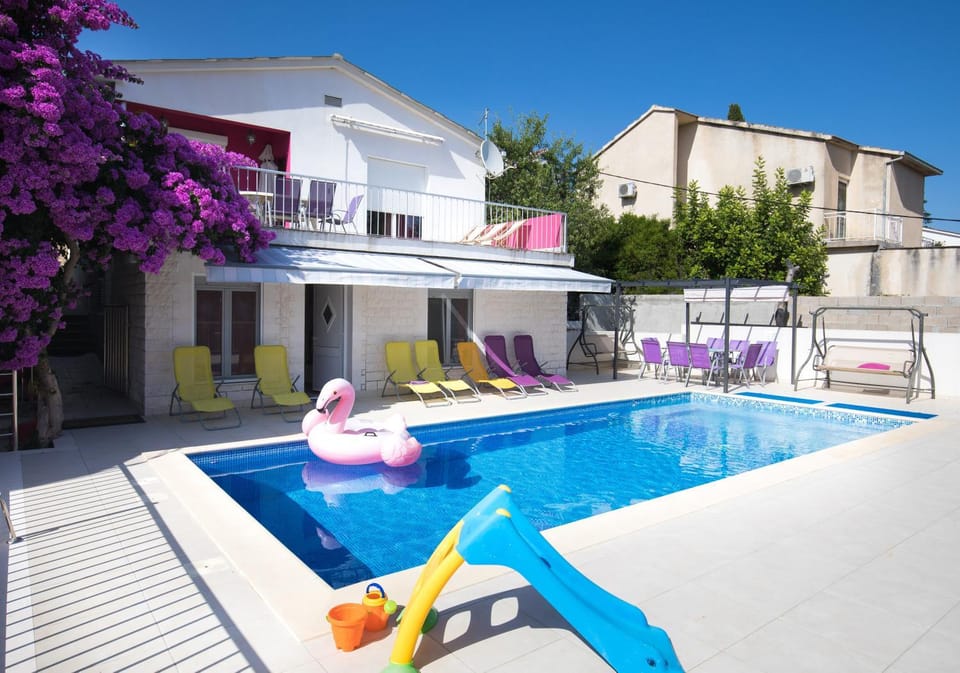 Property building, Game Room, Balcony/Terrace, Swimming pool, Inner courtyard view
