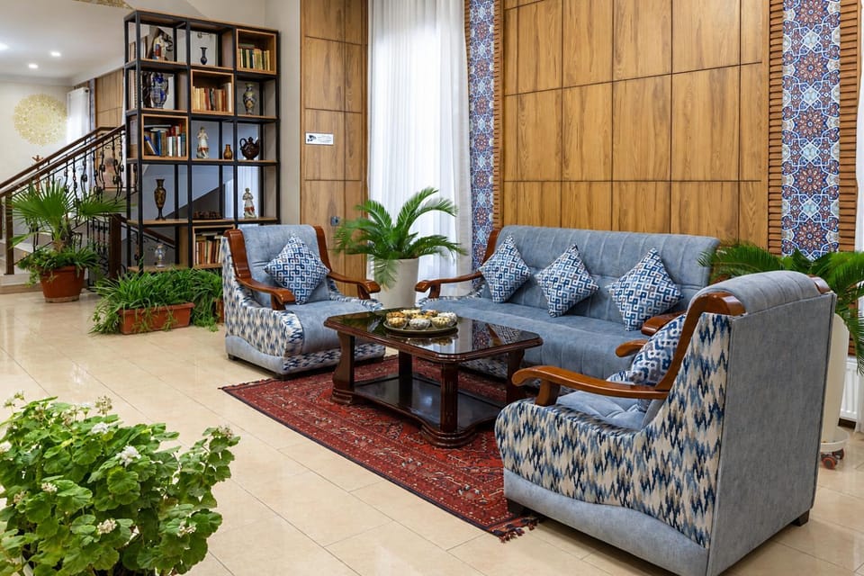 Library, Living room, Seating area