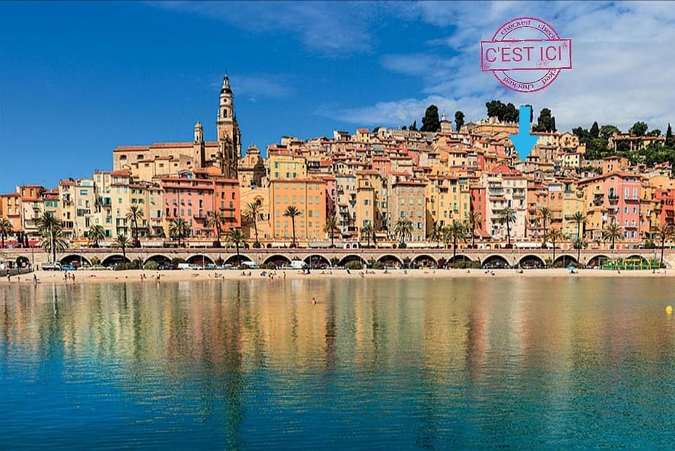 Property building, Nearby landmark, Day, Property logo or sign, Natural landscape, Beach, City view, Sea view, Street view