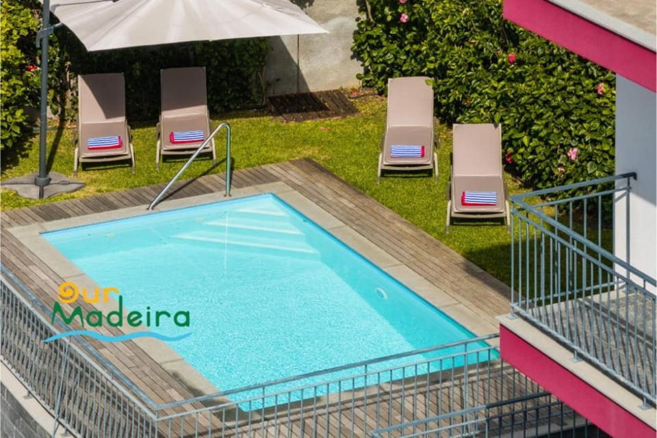 Day, Pool view, Swimming pool, sunbed