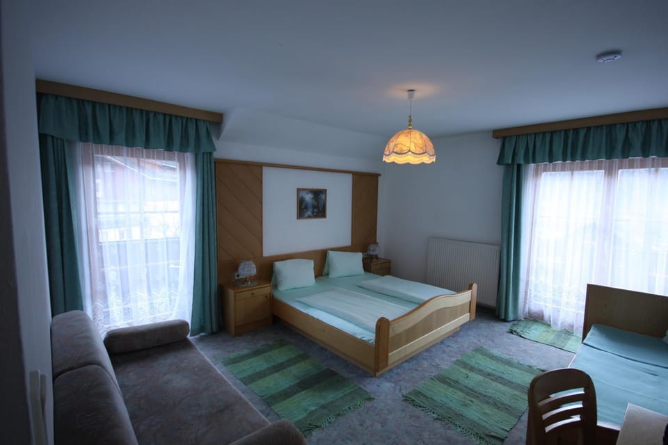 Bed, Photo of the whole room