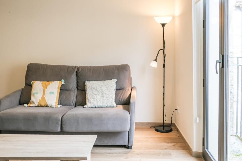 Can Cintet 2-1,Nuevo Apartamento Moderno en Besalú Apartment in Garrotxa