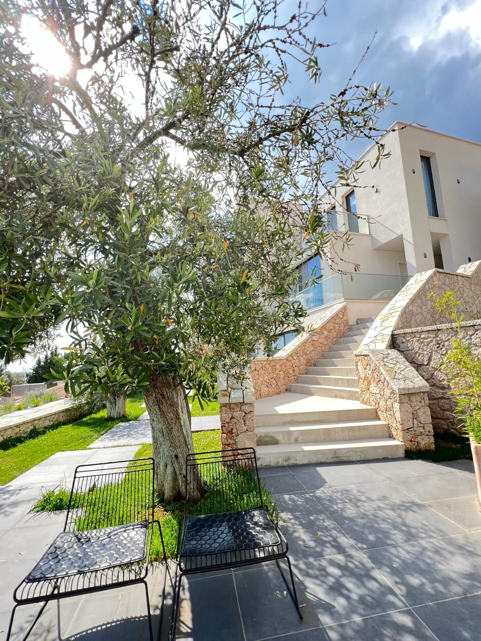 Property building, Facade/entrance, Garden