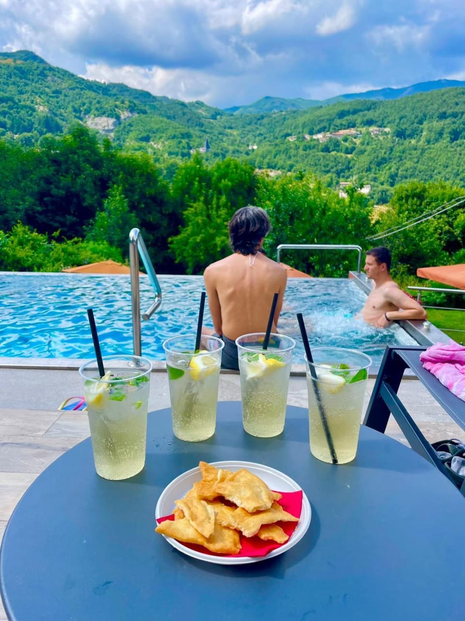 Restaurant/places to eat, Natural landscape, Lounge or bar, Food and drinks, Mountain view, Pool view, Swimming pool, Swimming pool, group of guests