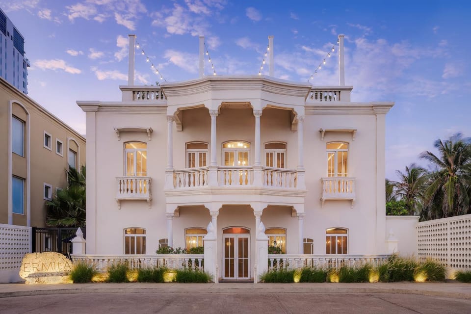 Facade/entrance