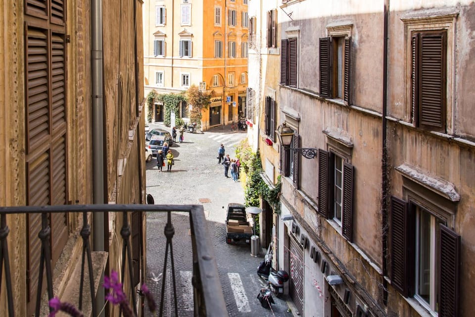 Day, Neighbourhood, Balcony/Terrace, City view, Street view, Location, Parking