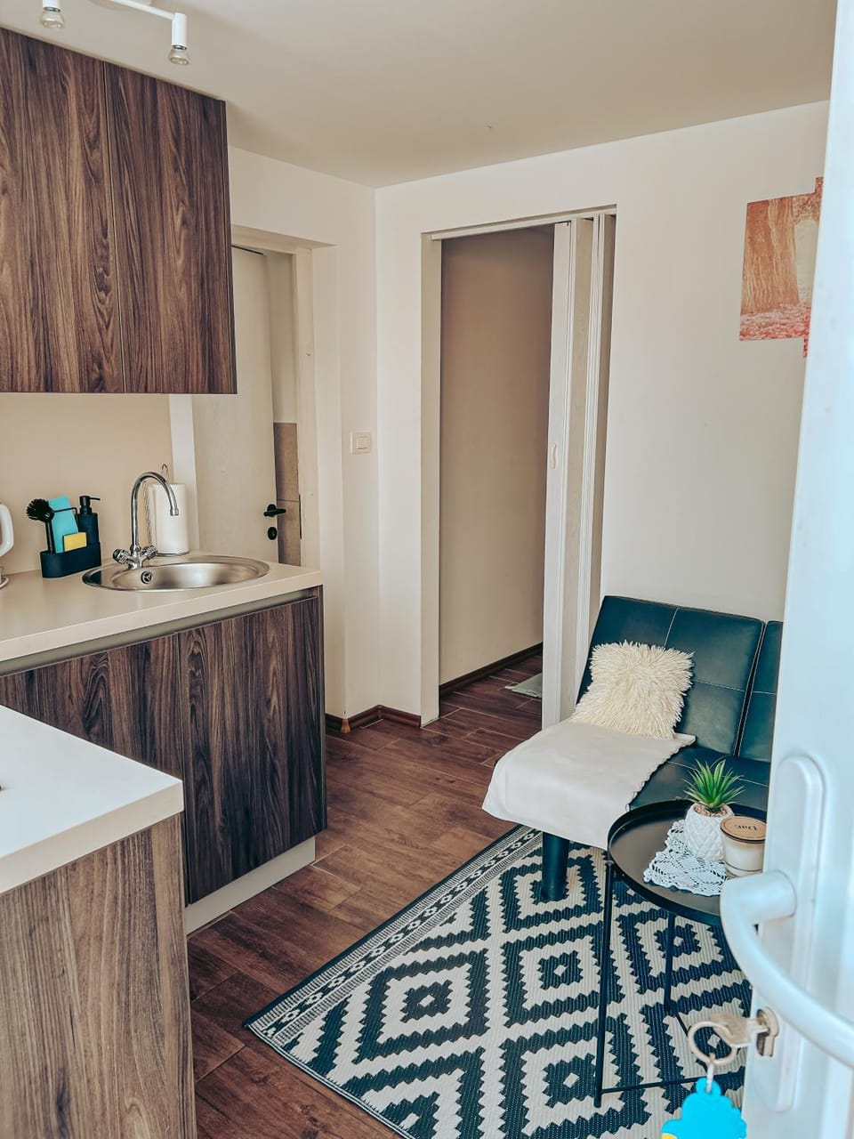 Kitchen or kitchenette, Living room, Seating area