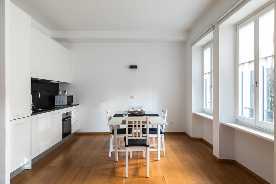 Coffee/tea facilities, Kitchen or kitchenette, Dining area