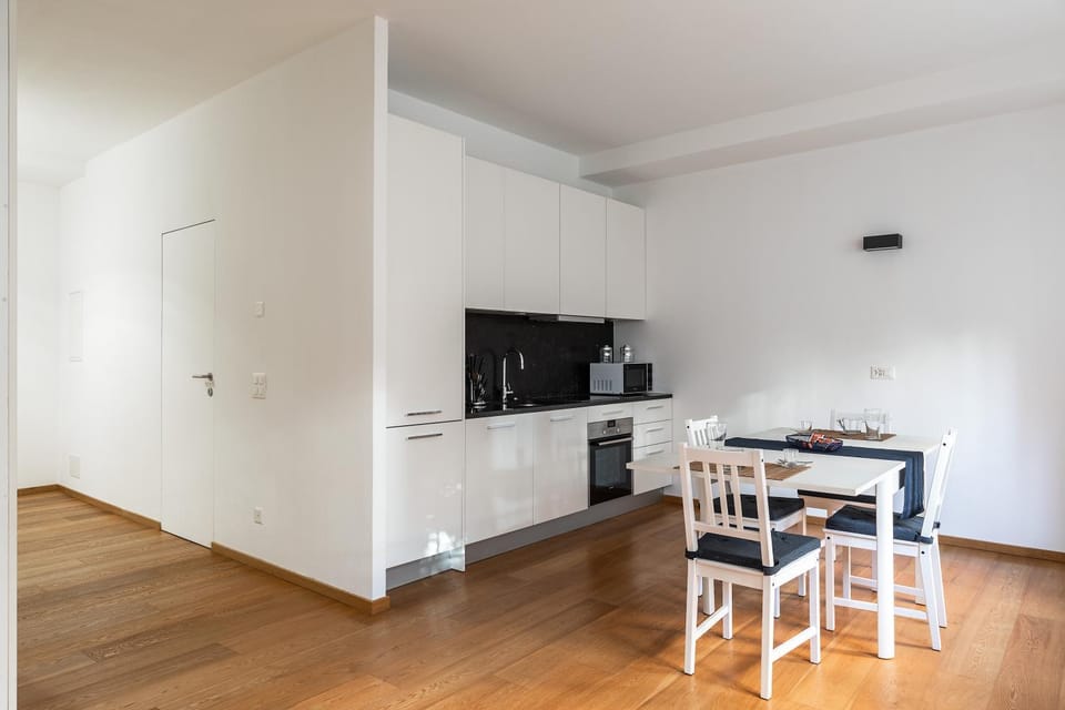 Coffee/tea facilities, Kitchen or kitchenette, Dining area