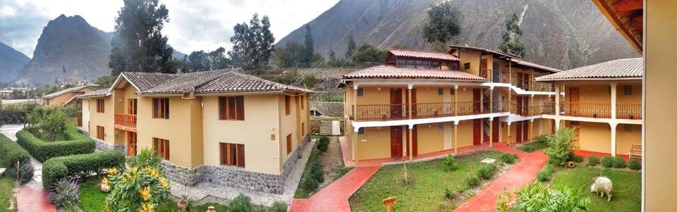 Facade/entrance, Natural landscape, Garden, Animals, Mountain view
