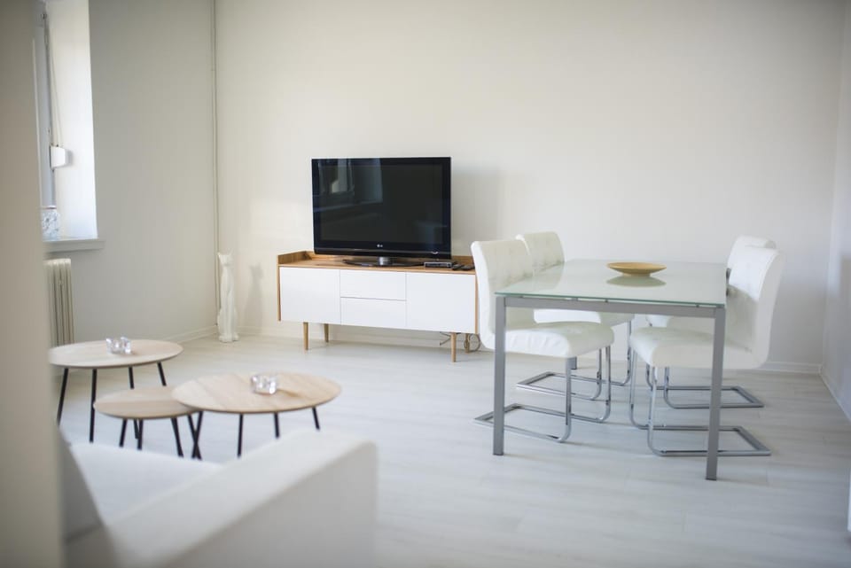 TV and multimedia, Living room, Dining area