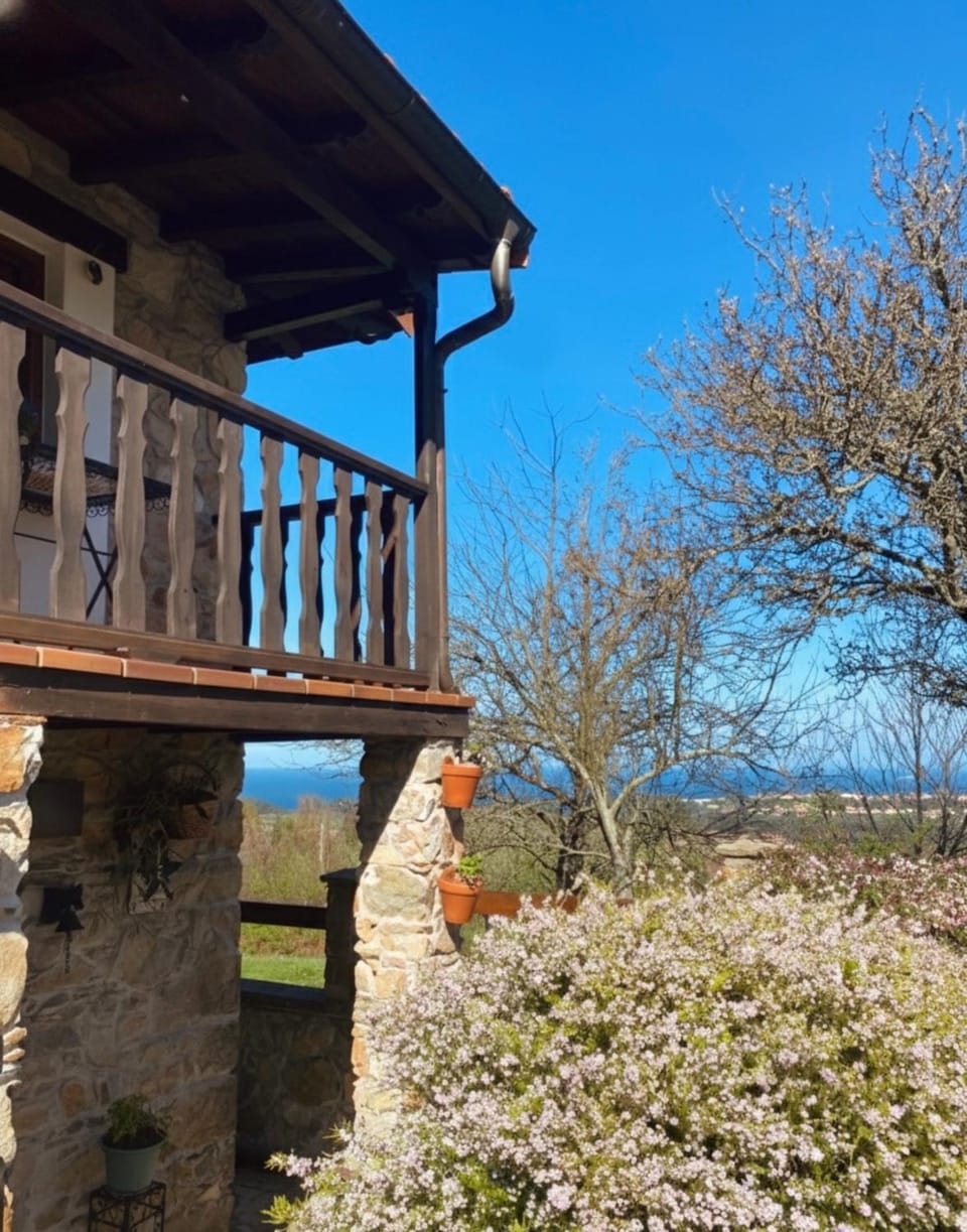 Facade/entrance, Sea view