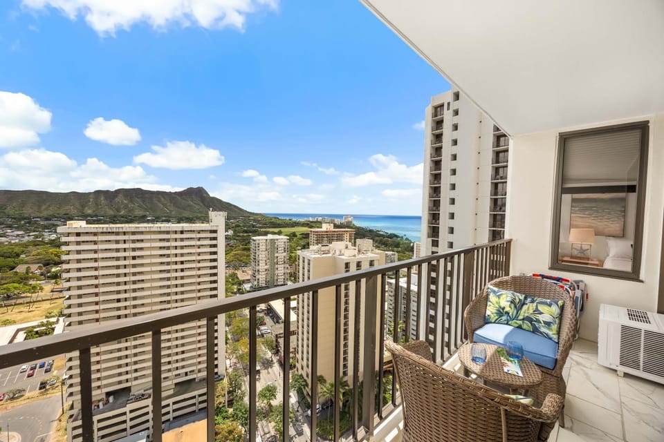 Patio, Day, View (from property/room), Balcony/Terrace, City view, Mountain view, Sea view