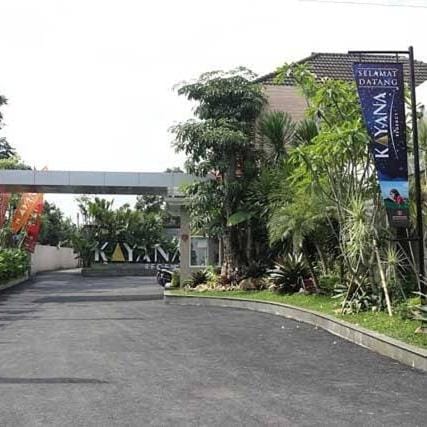 Alysahouse - 2 Bedrooms, Dekat JTP3 Villa in Batu