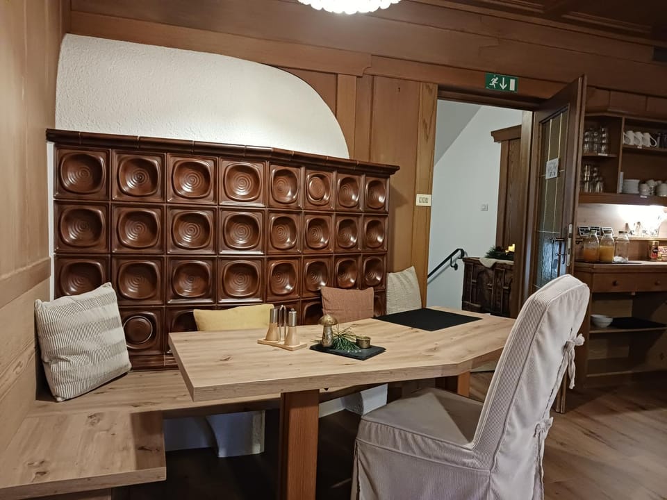 Dining area, Breakfast