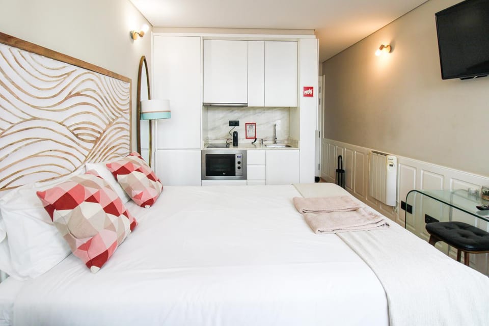 Charming Studio in Historic Downtown Apartment in Porto
