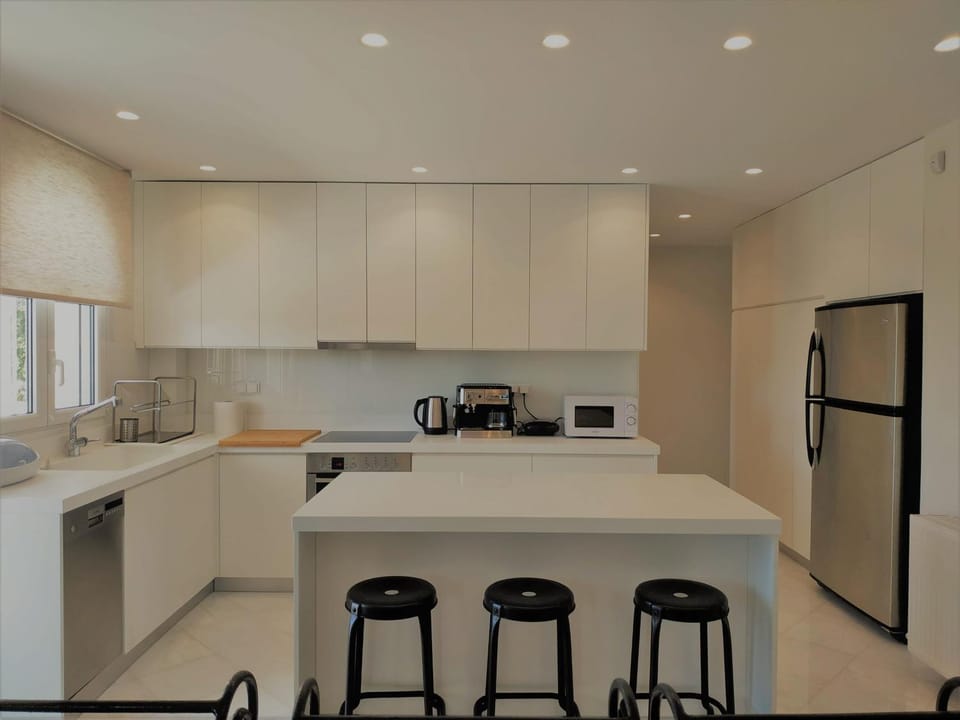 Luxury Garden Apartment Glyfada Apartment in South Athens