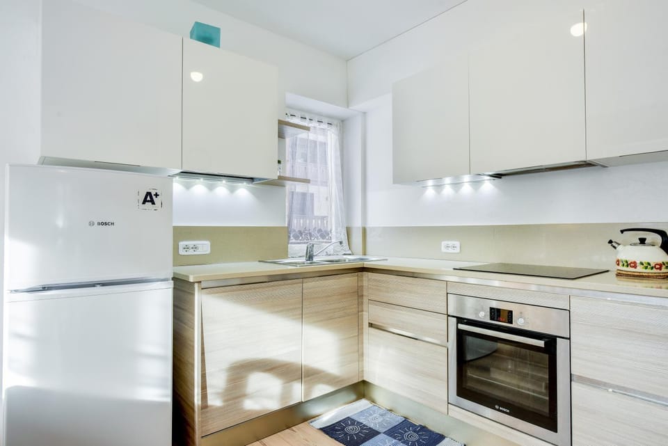 Kitchen or kitchenette, Living room