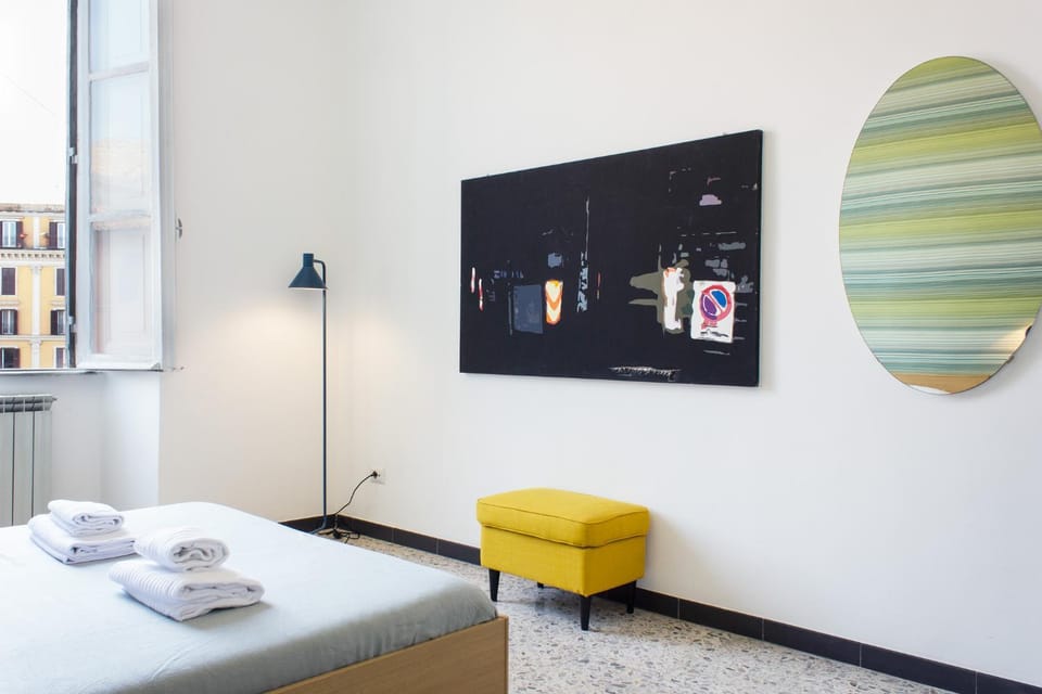 Photo of the whole room, Decorative detail, Bedroom