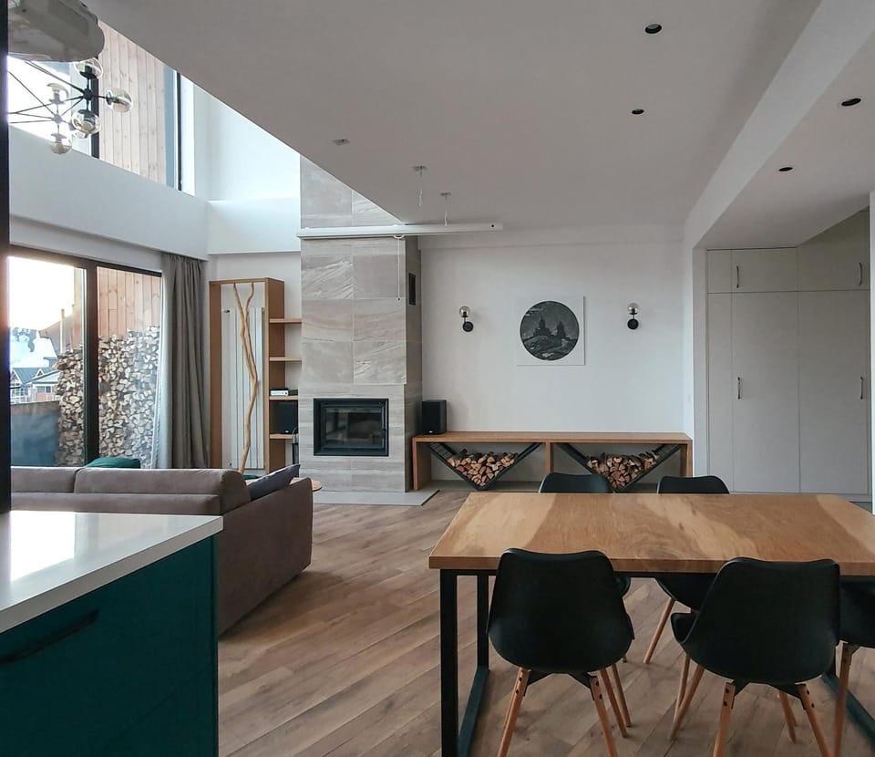 TV and multimedia, Living room, Seating area, Dining area