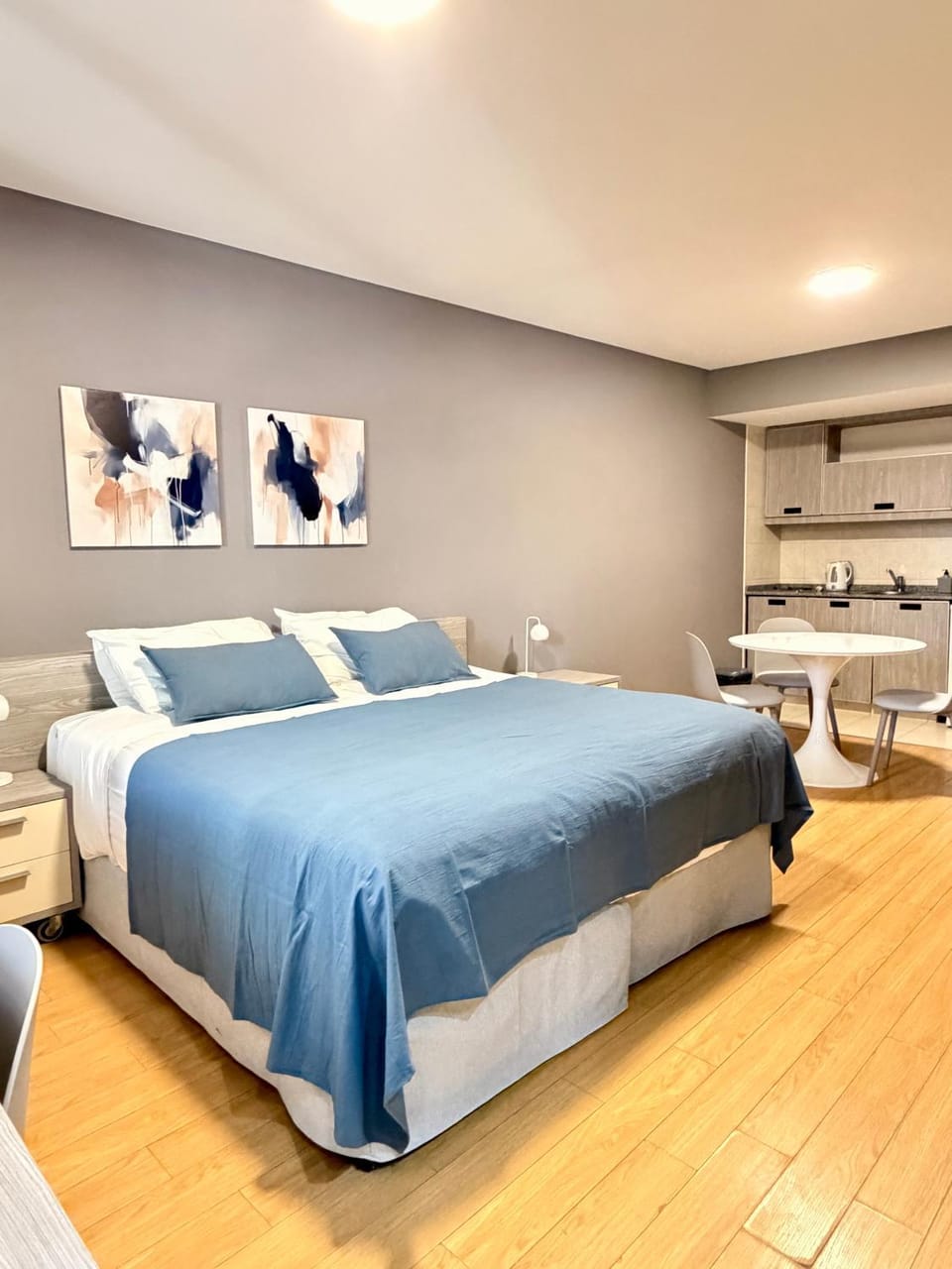 Bed, Bedroom, kitchen