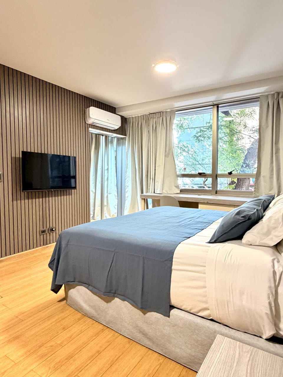 Bed, TV and multimedia, Bedroom, air conditioner