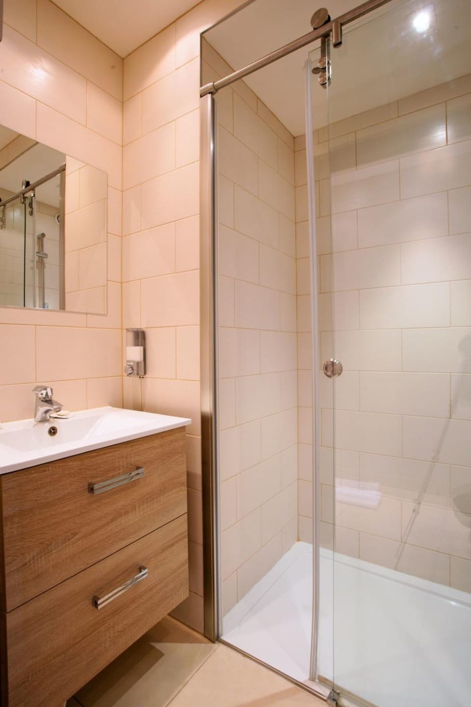 Shower, Bathroom, towels