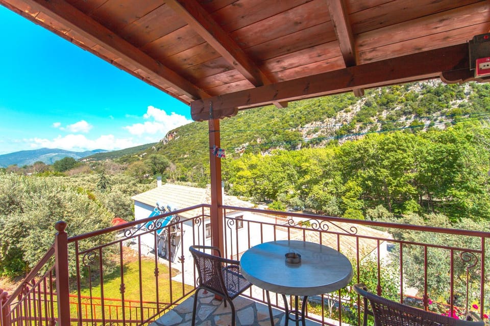 Natural landscape, View (from property/room), Balcony/Terrace, Mountain view, River view