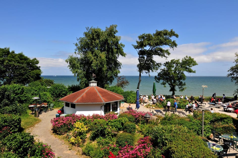 People, Summer, On-site shops, View (from property/room), Decorative detail
