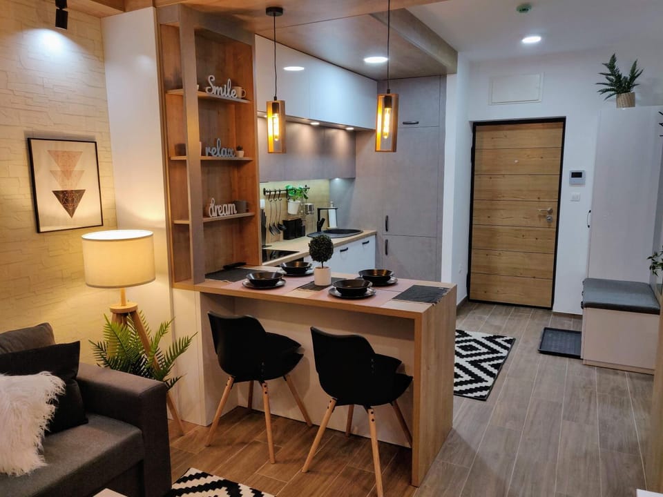 Photo of the whole room, Dining area