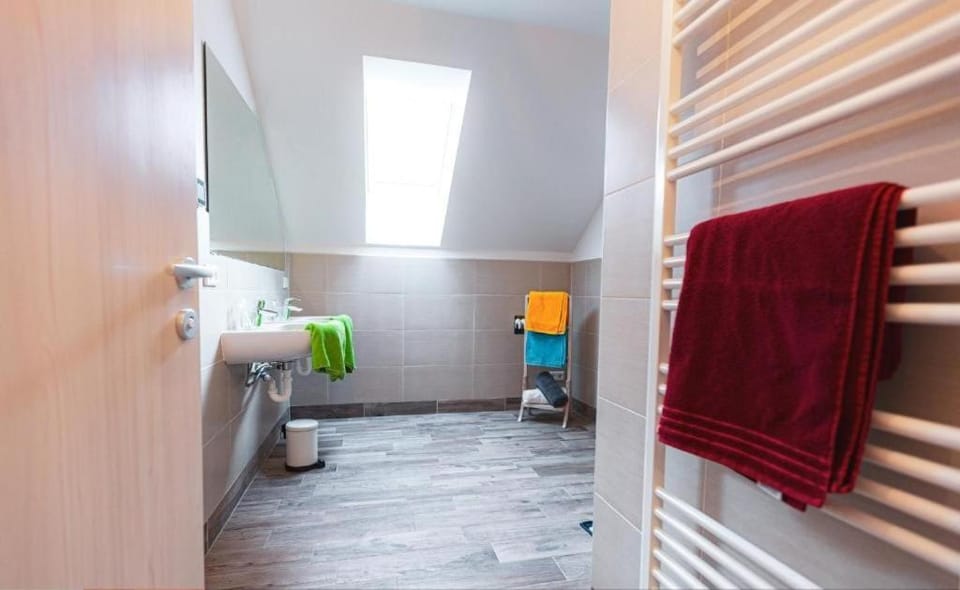 Bathroom, towels