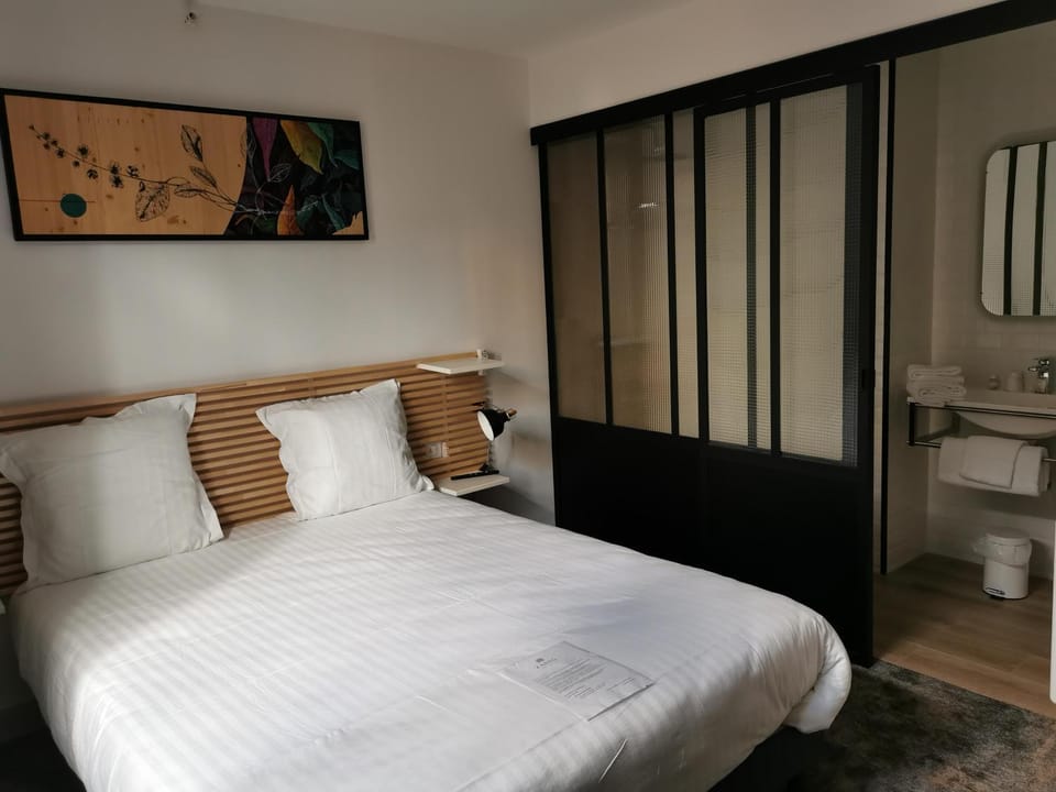 Shower, Bathroom, Bedroom