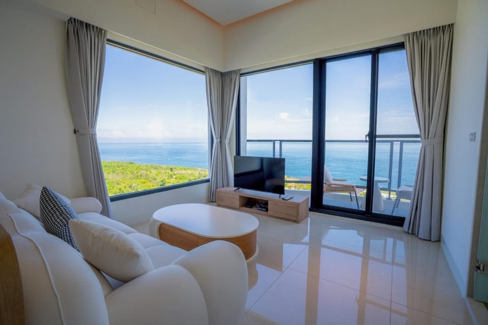 Natural landscape, TV and multimedia, View (from property/room), Balcony/Terrace, Living room, Sea view