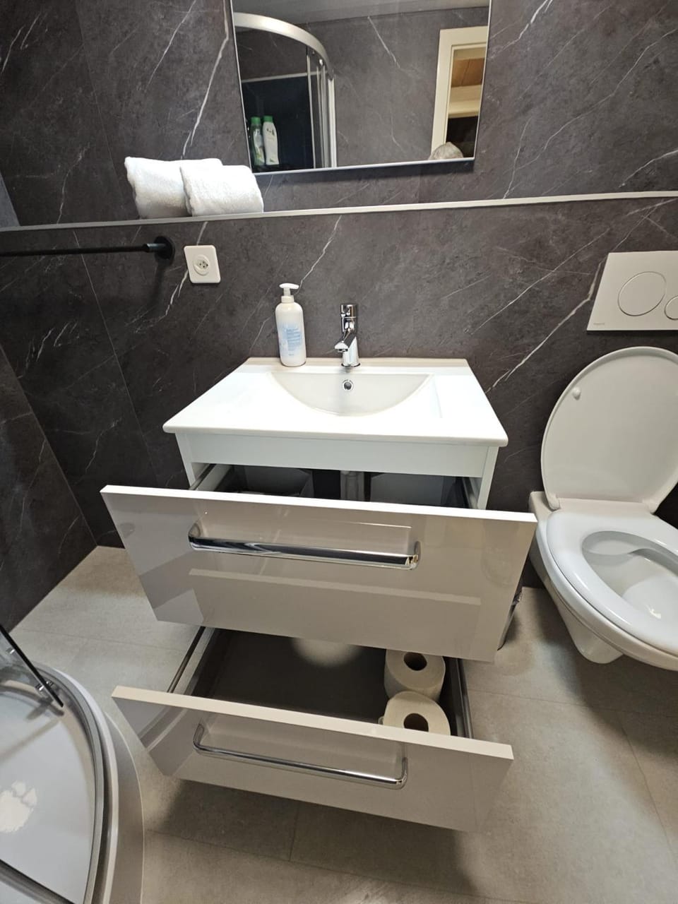 Toilet, Bathroom
