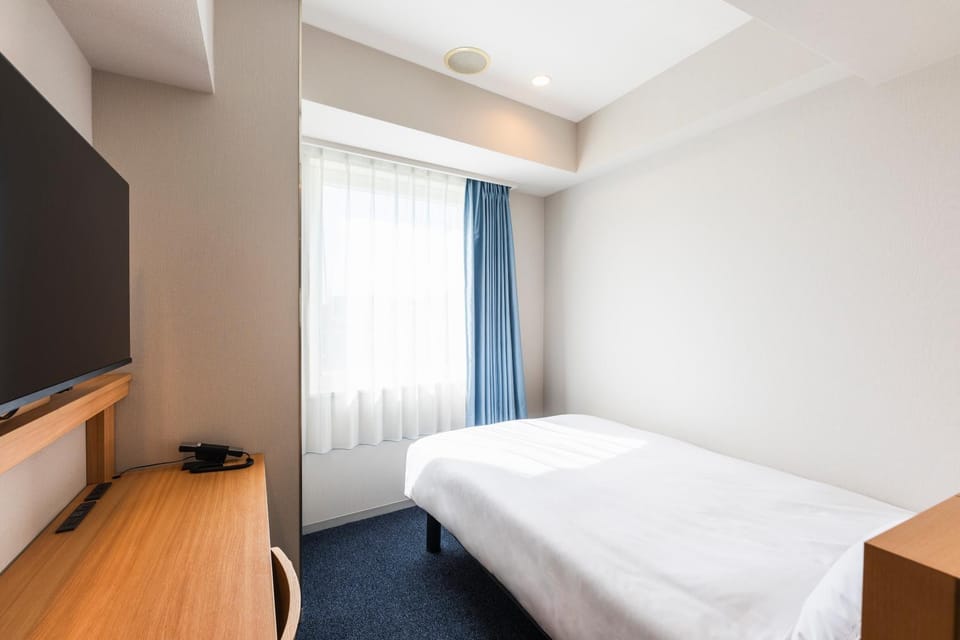 TV and multimedia, Photo of the whole room, Bedroom