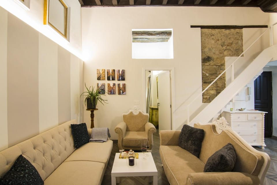 Living room, Seating area