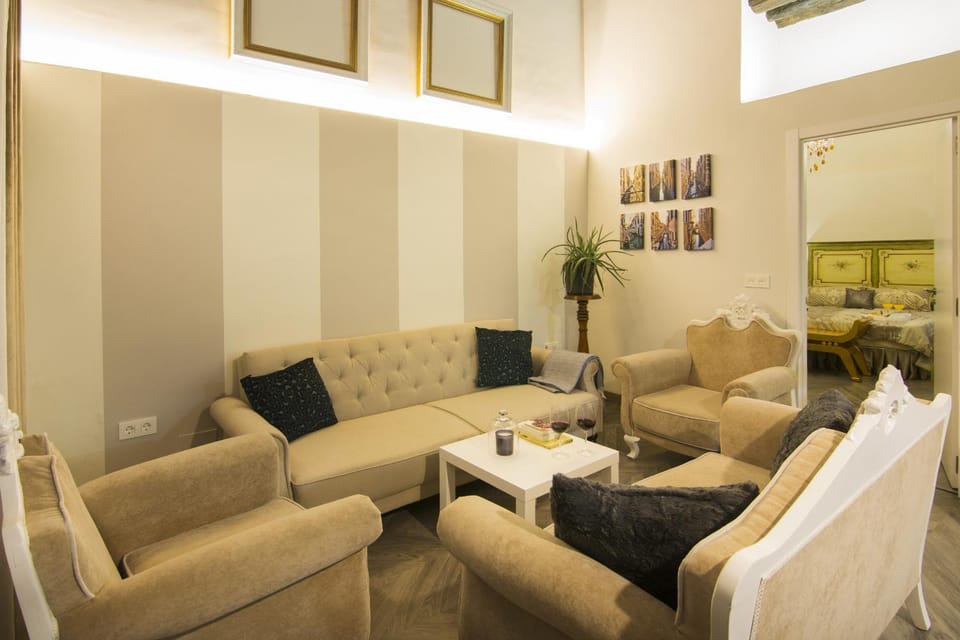Living room, Seating area