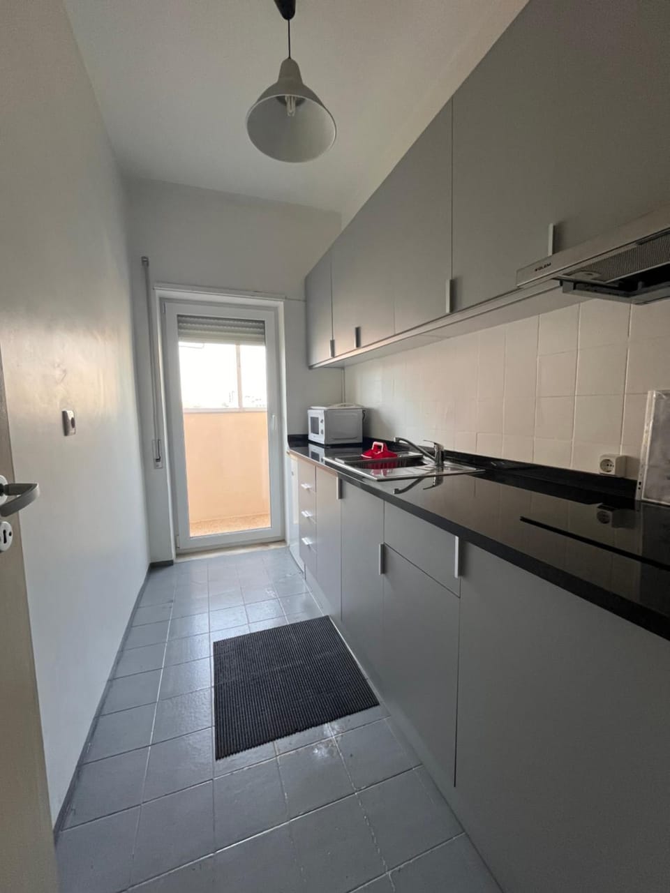 Kitchen or kitchenette, minibar, stove