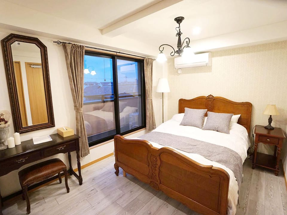 Bed, Bedroom