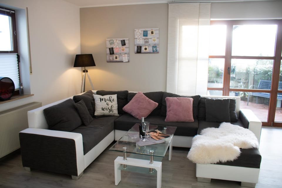 Bergkristall direkt am Bikepark und Skigebiet, 2 Schlafzimmer, Terrasse, abschließbarer Keller Apartment in Winterberg
