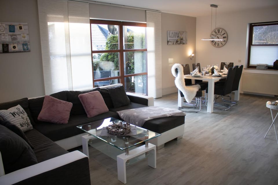 Bergkristall direkt am Bikepark und Skigebiet, 2 Schlafzimmer, Terrasse, abschließbarer Keller Apartment in Winterberg