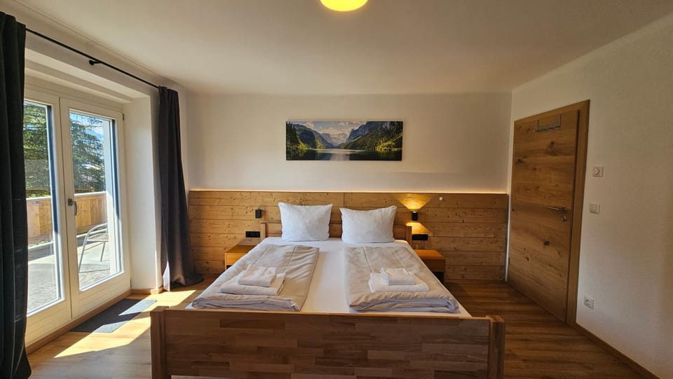 Bed, View (from property/room), Balcony/Terrace, Photo of the whole room, Bedroom