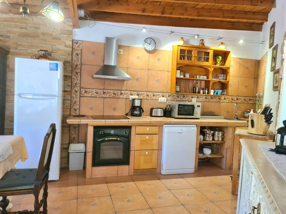 Sagittarius Home House in Abona