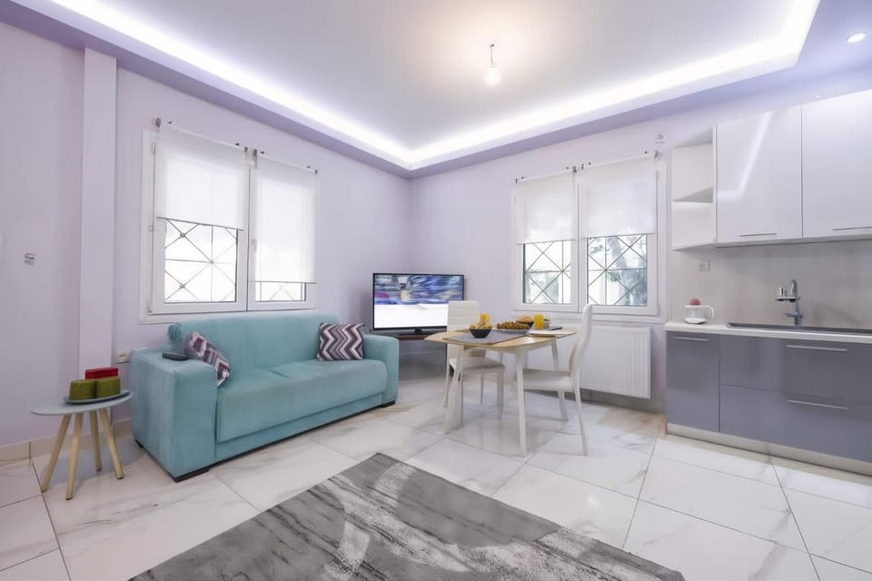 Modern fully-equipped house, 5 min walk from metro House in Chalandri