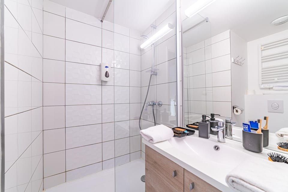 Shower, Bathroom