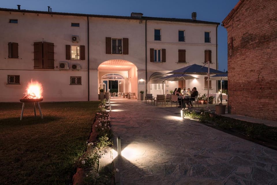 Property building, Restaurant/places to eat, Garden