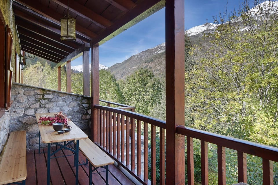 Balcony/Terrace, Mountain view