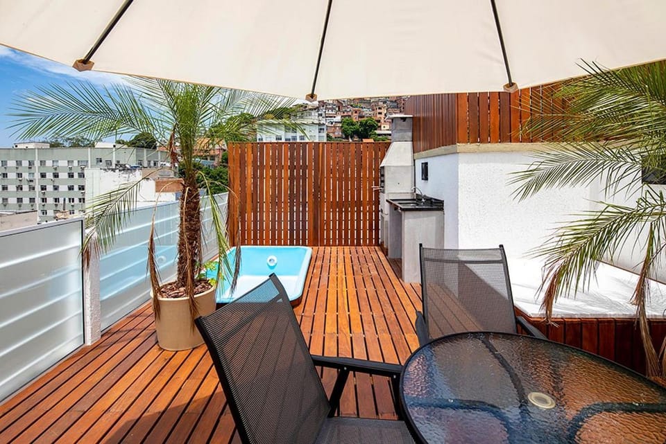 Penthouse with terrace, BBQ and jacuzzi House in Rio de Janeiro